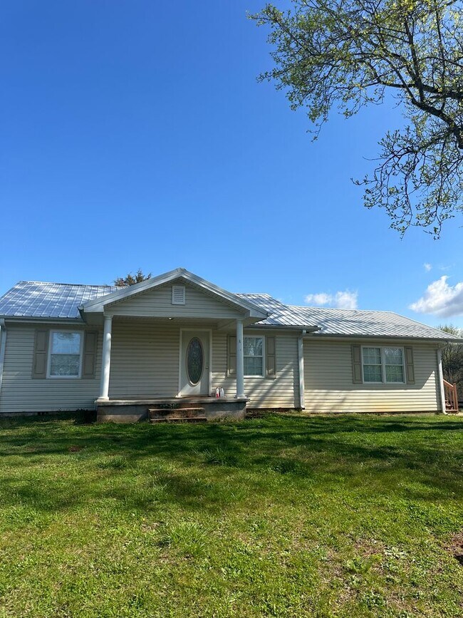 6823 Gilstrap Rd, Clermont, GA 30527 House Rental in Clermont, GA