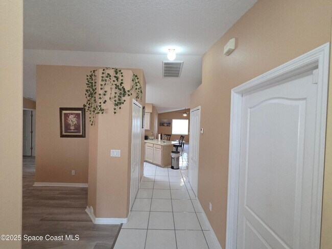 Foto del edificio - 1080 Jupiter Blvd NW