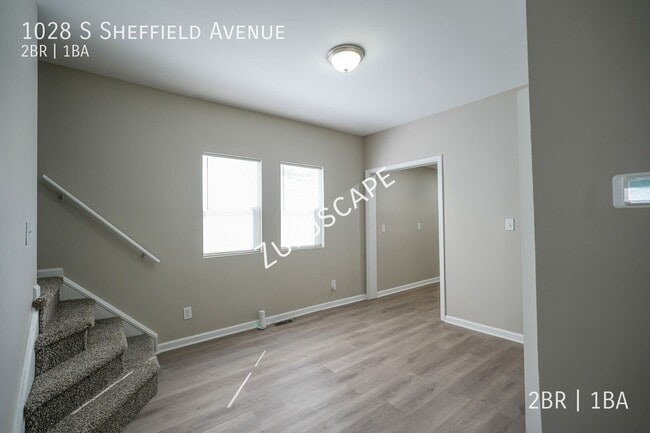 Building Photo - 1028 S Sheffield Ave