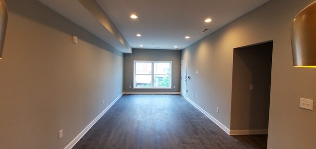 Building Photo - 2025 E Street Northeast, Unit 3