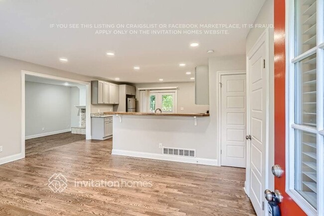 Building Photo - 3179 Santa Fe Trail SW