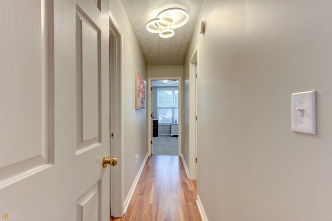 Building Photo - 120 Landing Dr