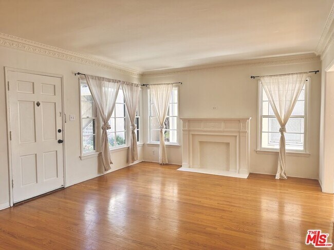 Foto del edificio - 339 N Gardner St