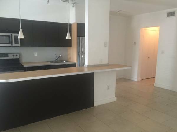 Foto principal - 6835 Rue Versailles