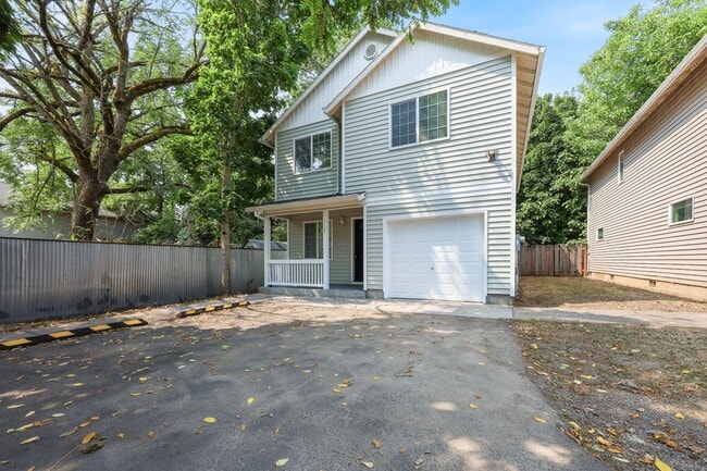 Building Photo - 117 SE 129th Ave