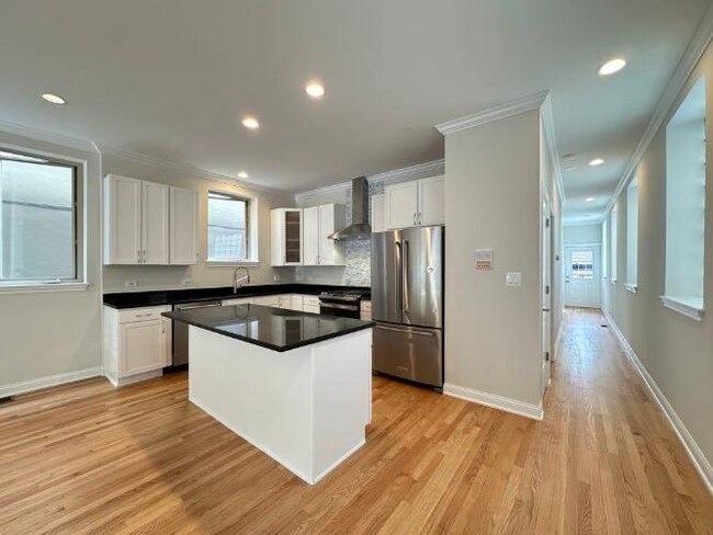 Building Photo - 1741 N Fairfield Ave
