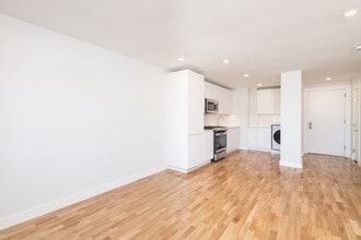 Interior Photo - 1410 Columbia