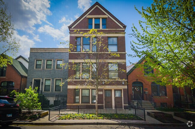 Building Photo - 2131 W Homer St