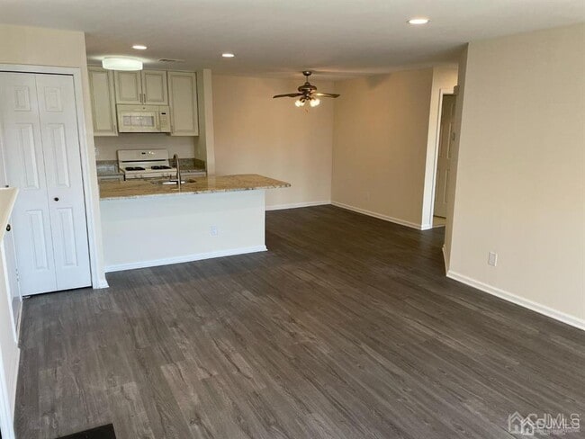 Building Photo - 297 Cozzens Ct