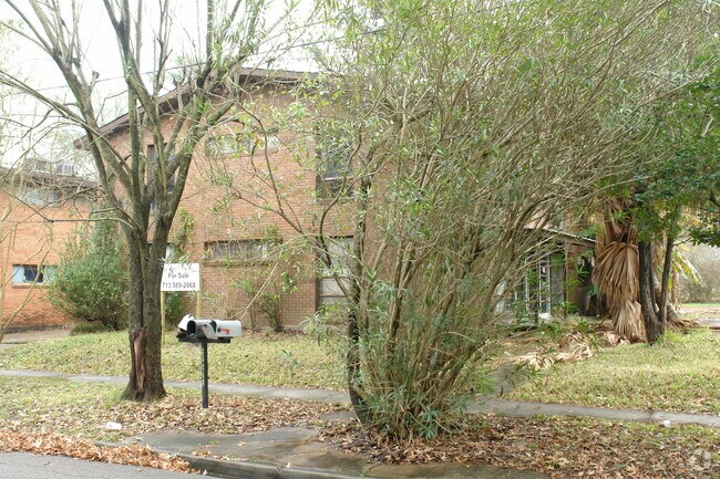 Foto del edificio - 6636 Sylvan Rd