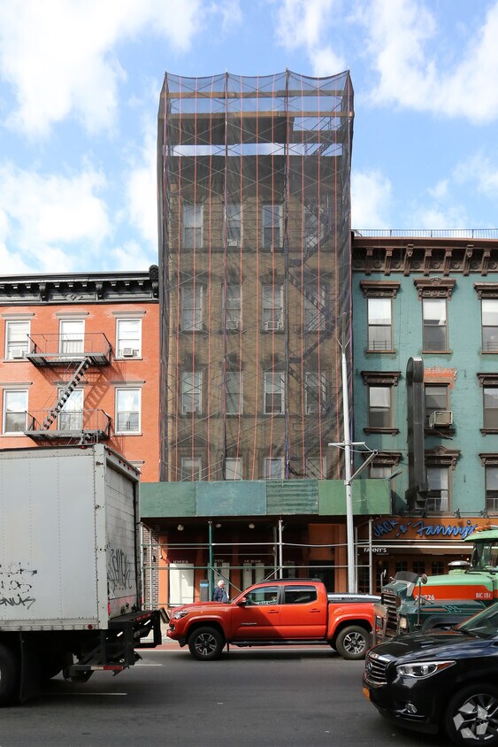 Foto del edificio - 1589 Second Ave