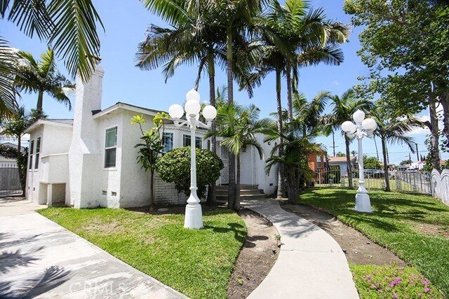 Foto del edificio - 2920 Los Flores Blvd