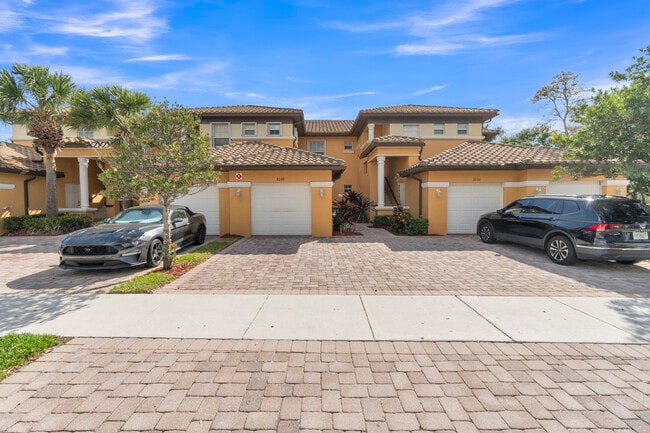 Building Photo - 8200 NW 128th Ln