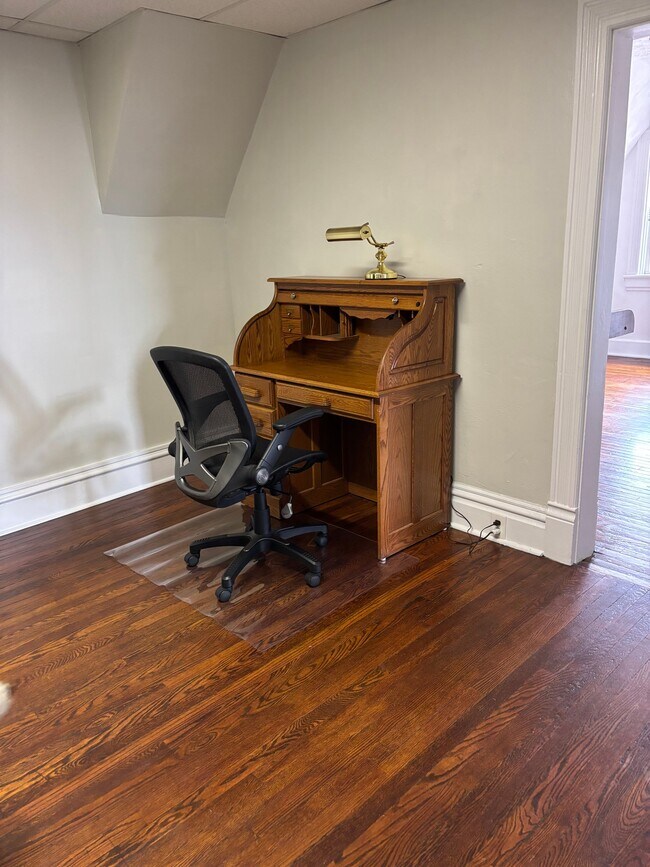 Foto del edificio - 425 N Main St