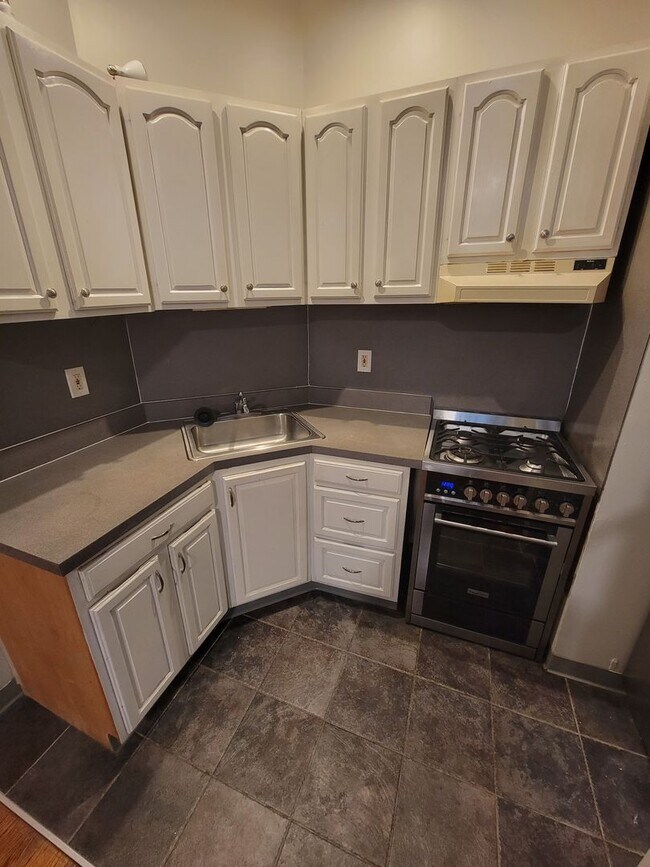 Foto del edificio - 4619 Cedar Ave