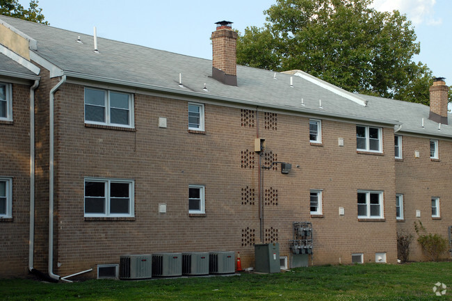 Middleboro Crest Apartaments - Middleboro Crest Apartments