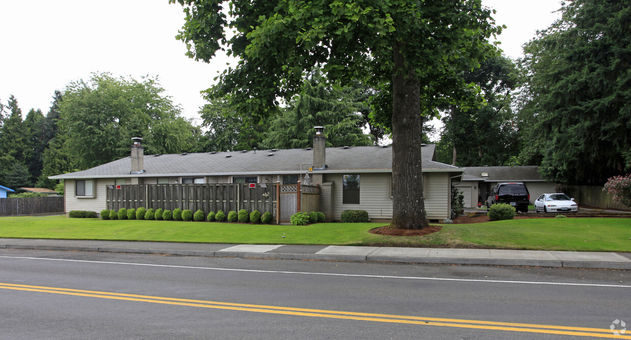 Primary Photo - Melissa Dawn Luxury Apartments