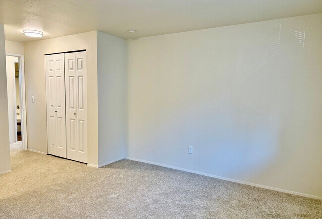 Interior Photo - 17515 83rd PL NE