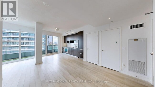 Building Photo - 117 McMahon Dr