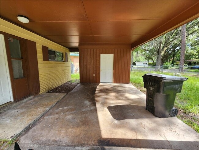 Building Photo - 2831 NE 17th Dr