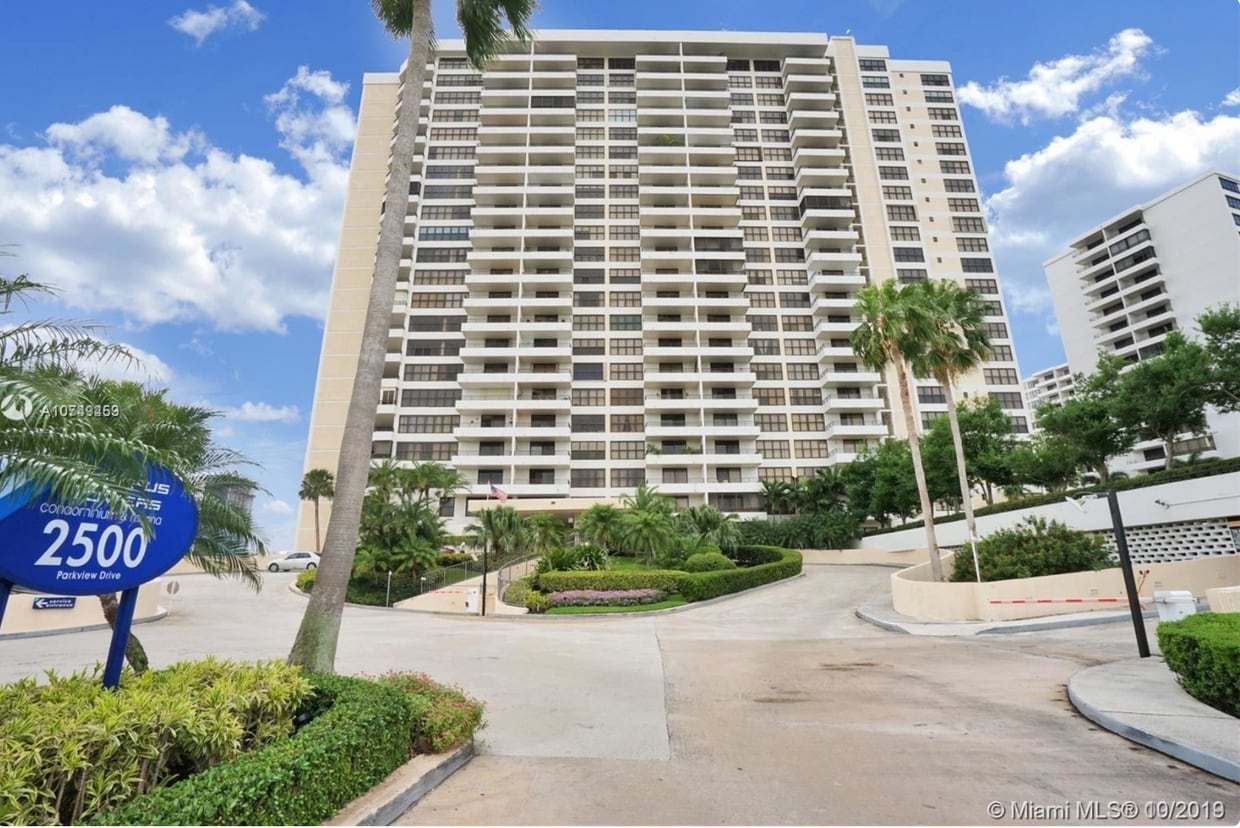Foto principal - 500 Three Islands Blvd