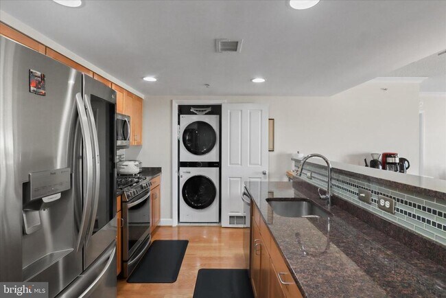 Foto del edificio - 1220 N Fillmore St