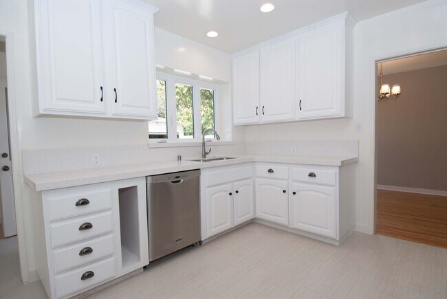 Kitchen-1 - 11293 Brookhaven Ave