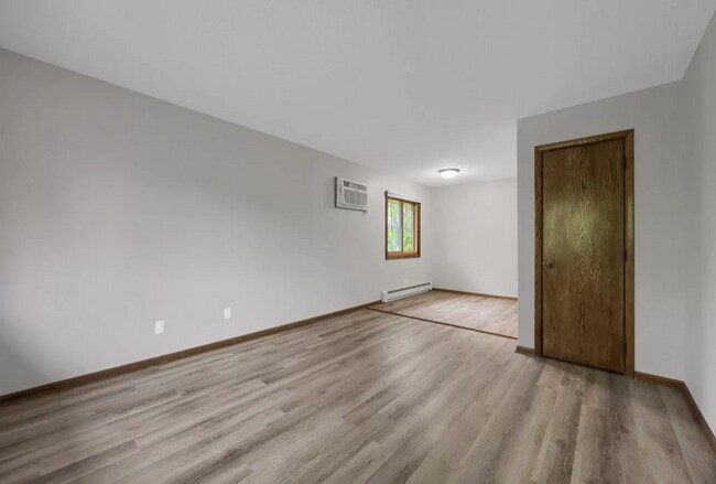 Building Photo - 2809 S 31st Ave