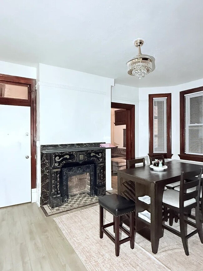 Foto del edificio - 2512 Sarah St