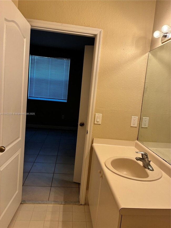 Foto del edificio - 1666 SE 27th Ct