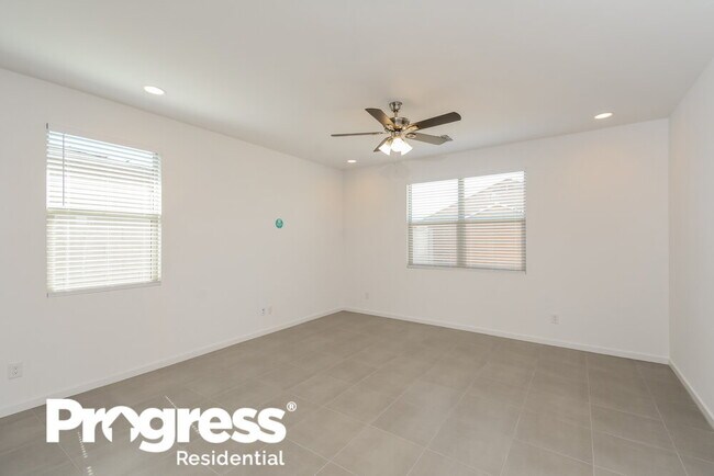 Building Photo - 17435 W Running Deer Trl