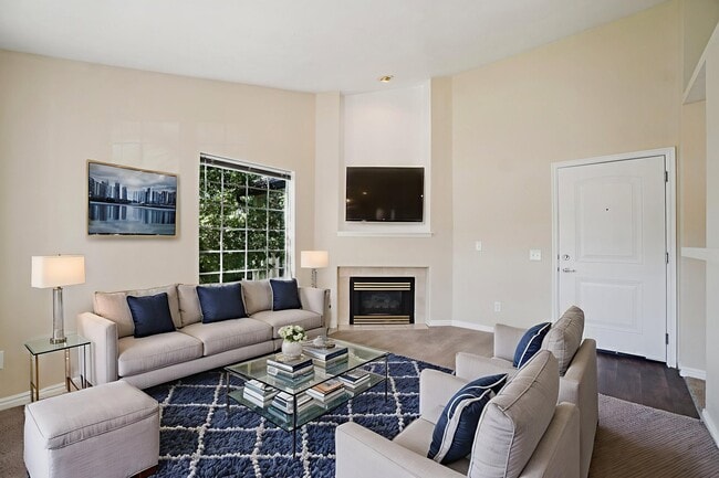 Living Room - Sterling Pointe Apartments