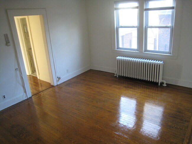 Building Photo - 786 Brighton Ave