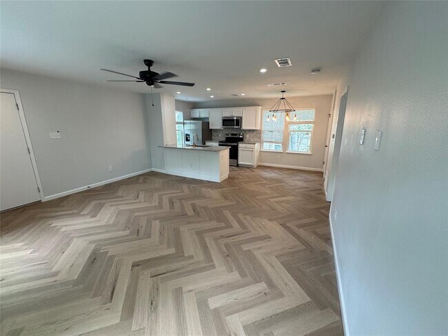 Foto del edificio - 1604 W 40th St