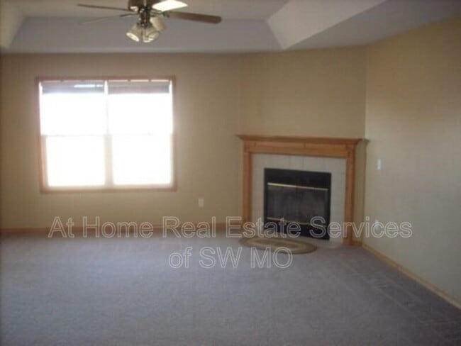 Building Photo - 3828 W Lombard St