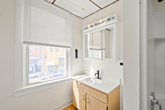 Foto del edificio - 129 S 18th St