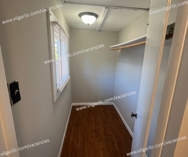 Foto del edificio - 133-135 N Lindberg St