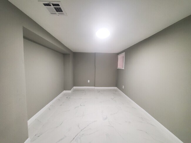 Unit 1 - 102 Wade St