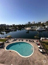Building Photo - 301 Golden Isles Dr