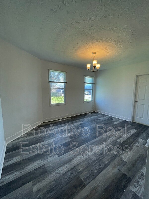 Foto del edificio - 815 W 34th St