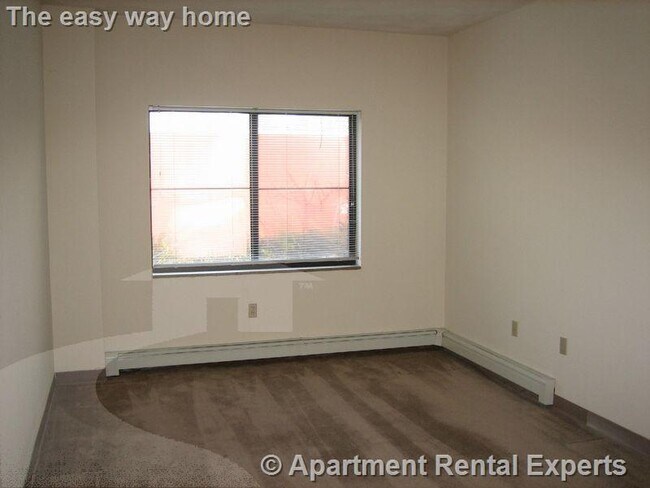 Building Photo - 373 Highland Ave