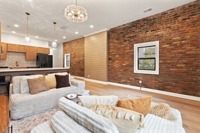 Foto del edificio - 825 E Chestnut St