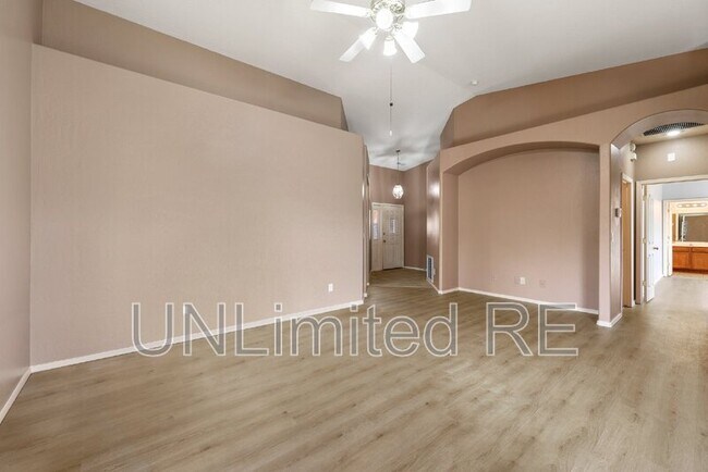 Building Photo - 6830 E Kilkenny Pl