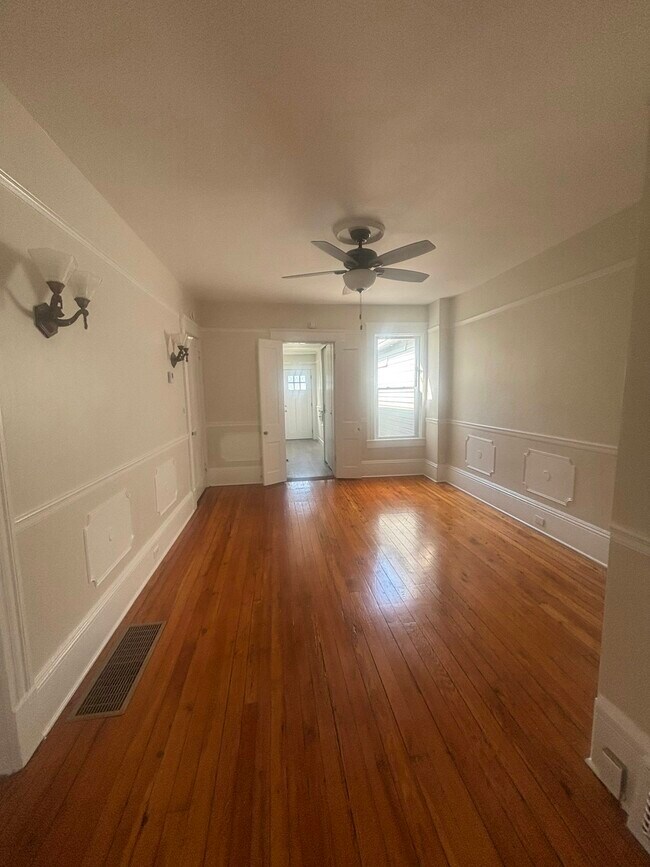 Foto del edificio - 1418 Winchester Ave