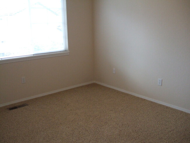 Foto del edificio - 3 Bedroom End Unit Townhome