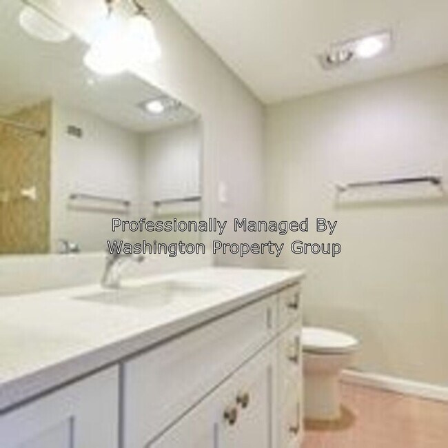 Building Photo - 3705 S George Mason Dr