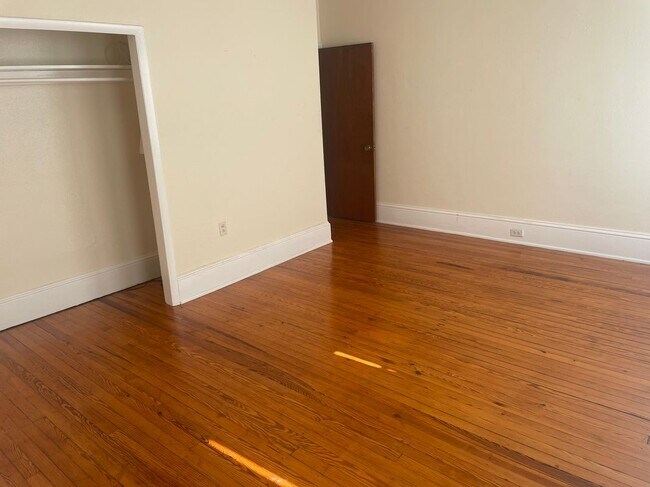 Foto del edificio - 3007 N Calvert St