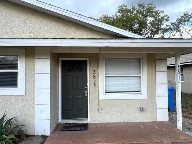 Foto del edificio - 3822 Valley Tree Dr