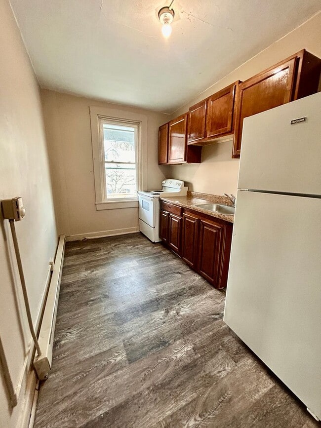 Building Photo - 344 N Lime St