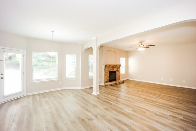 Building Photo - 4244 Sublime Trail